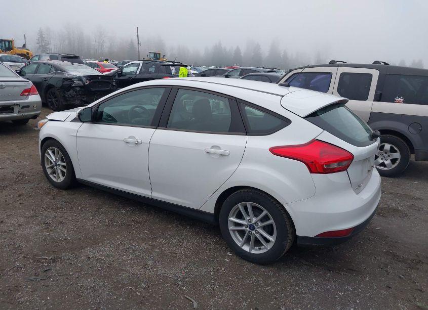 Photo 3 of 2016 Ford Focus SE (VIN 1FADP3K25GL388225)