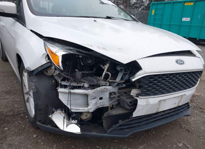 Photo 6 of 2016 Ford Focus SE (VIN 1FADP3K25GL388225)