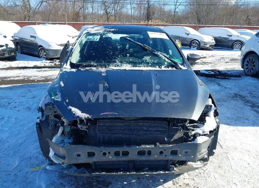 Photo 12 of 2016 Ford Focus SE (VIN 1FADP3K25GL406464)