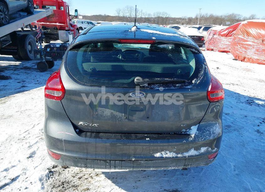 Photo 16 of 2016 Ford Focus SE (VIN 1FADP3K25GL406464)
