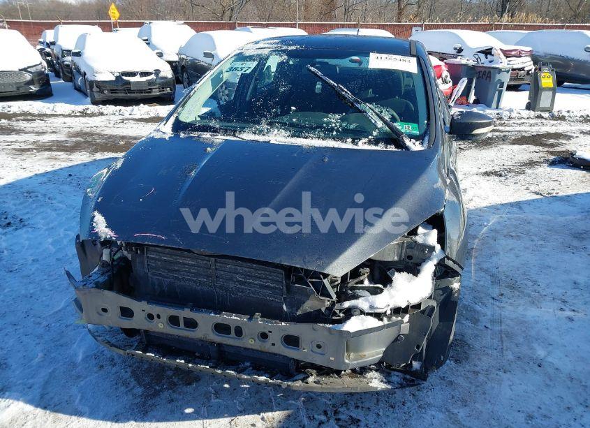 Photo 18 of 2016 Ford Focus SE (VIN 1FADP3K25GL406464)