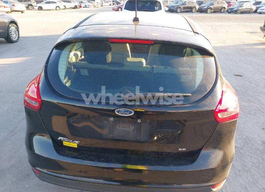 Photo 15 of 2017 Ford Focus SE (VIN 1FADP3K25HL202300)