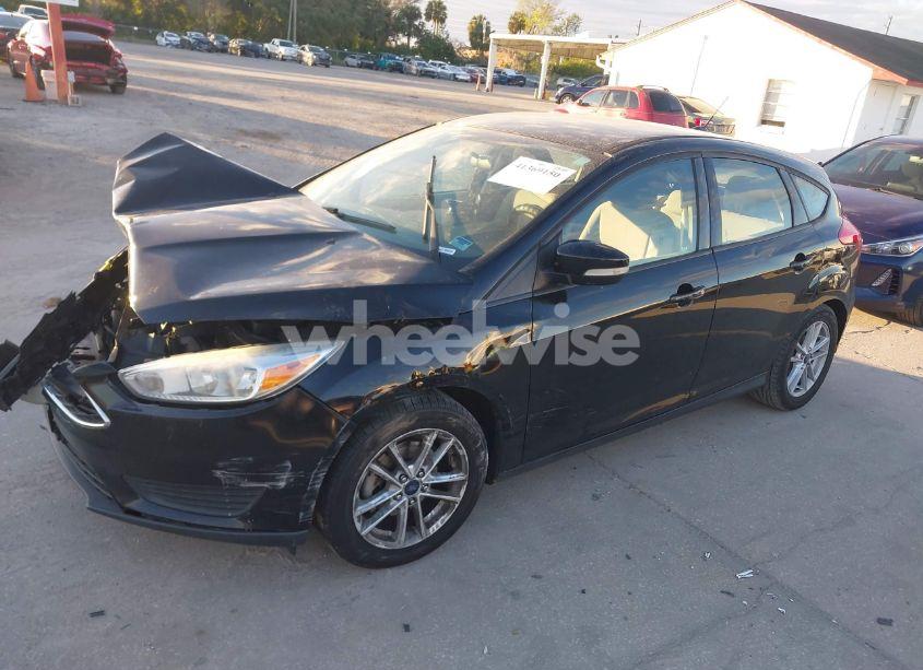 Photo 2 of 2017 Ford Focus SE (VIN 1FADP3K25HL202300)