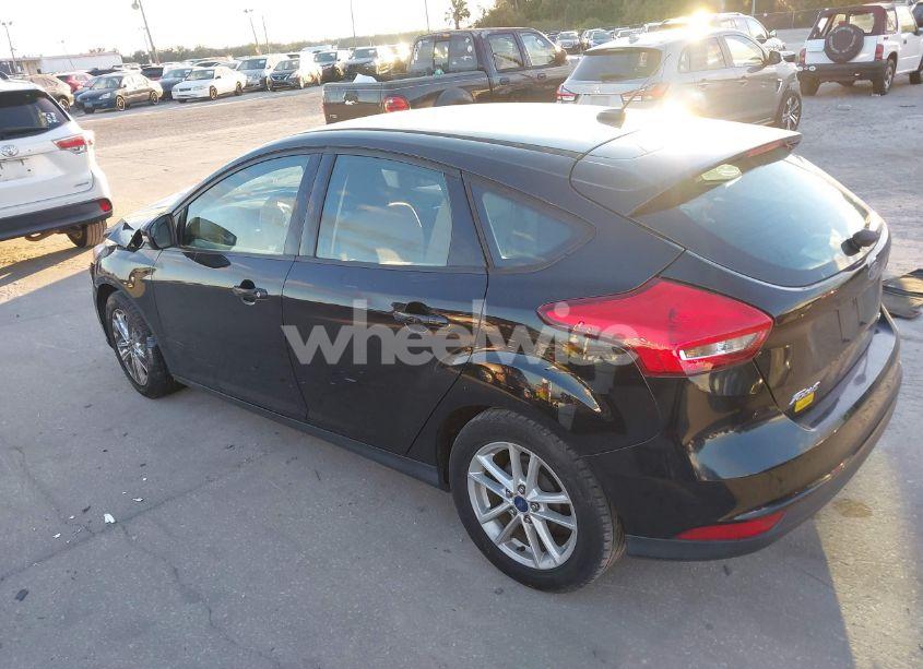 Photo 3 of 2017 Ford Focus SE (VIN 1FADP3K25HL202300)