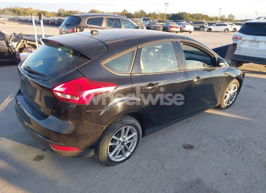 Photo 4 of 2017 Ford Focus SE (VIN 1FADP3K25HL202300)