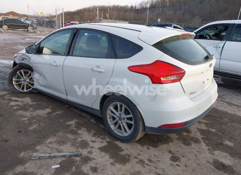 Photo 3 of 2017 Ford Focus SE (VIN 1FADP3K25HL214608)