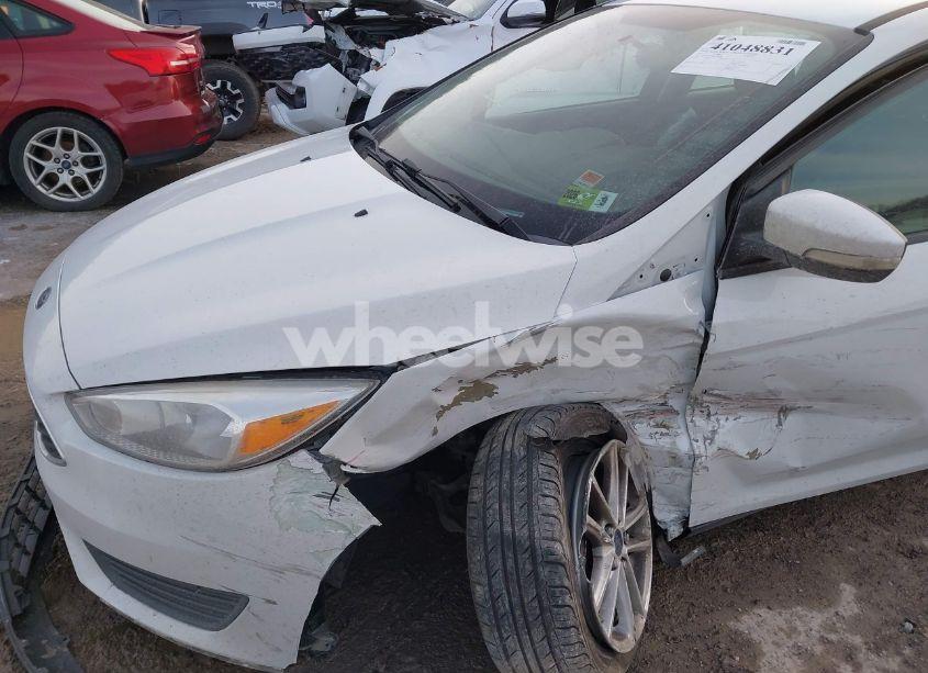 Photo 6 of 2017 Ford Focus SE (VIN 1FADP3K25HL214608)