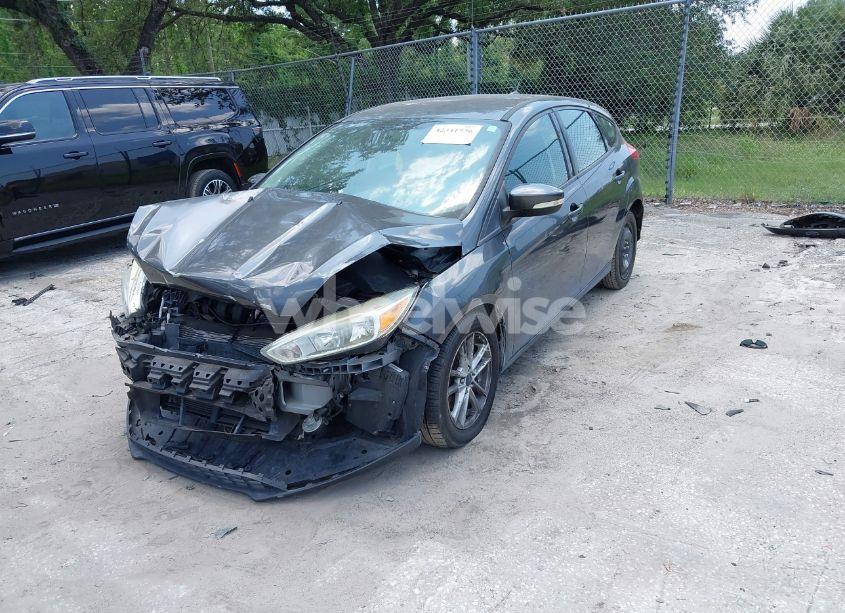 Photo 2 of 2017 Ford Focus SE (VIN 1FADP3K25HL216973)