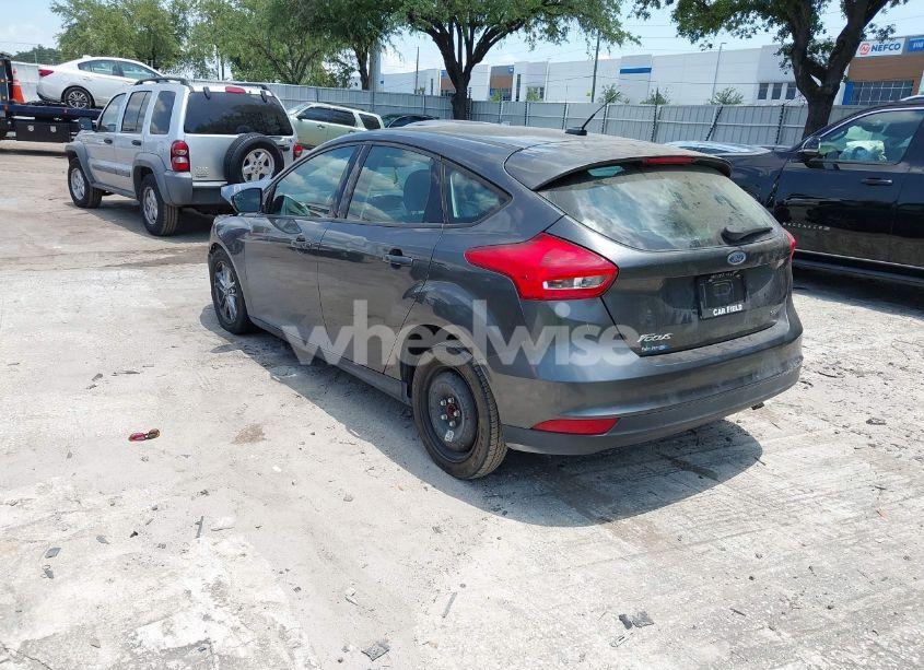 Photo 3 of 2017 Ford Focus SE (VIN 1FADP3K25HL216973)