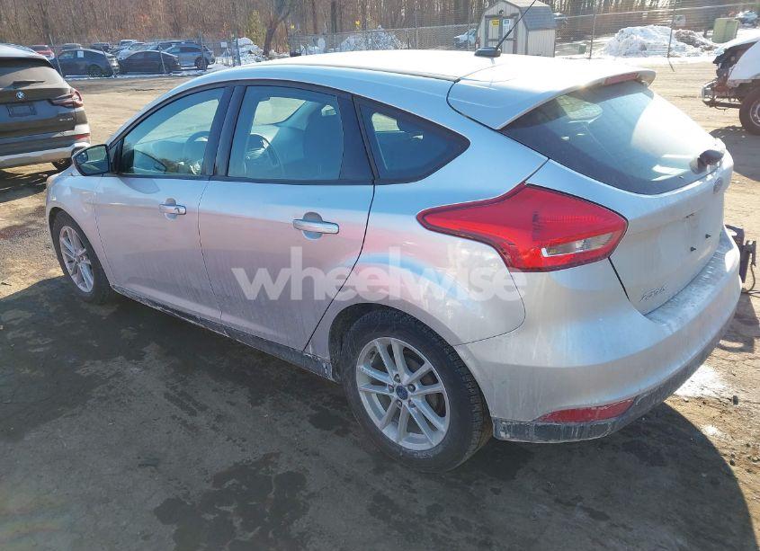 Photo 3 of 2017 Ford Focus SE (VIN 1FADP3K25HL286750)