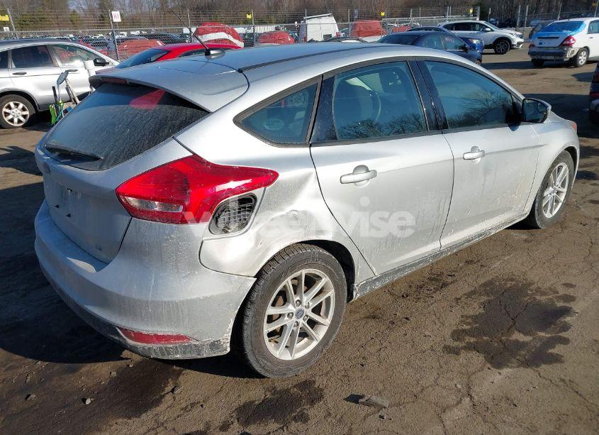 Photo 4 of 2017 Ford Focus SE (VIN 1FADP3K25HL286750)