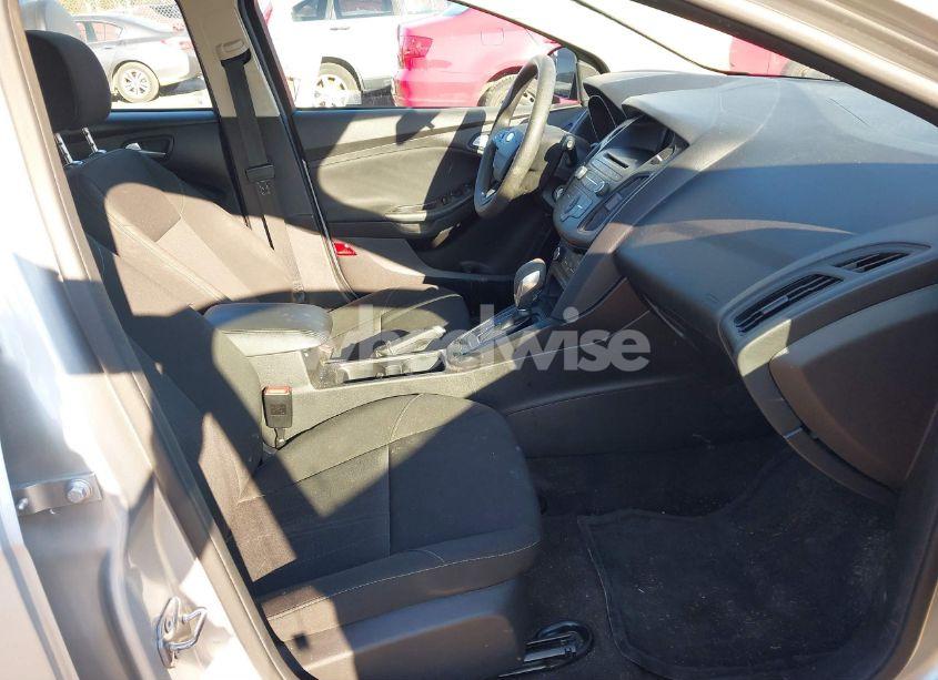 Photo 5 of 2017 Ford Focus SE (VIN 1FADP3K25HL286750)