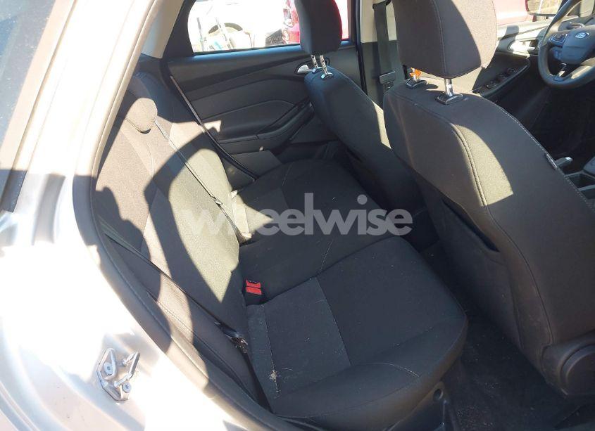 Photo 8 of 2017 Ford Focus SE (VIN 1FADP3K25HL286750)