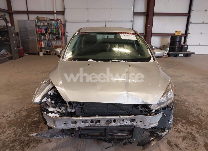 Photo 13 of 2018 Ford Focus SE (VIN 1FADP3K25JL235450)