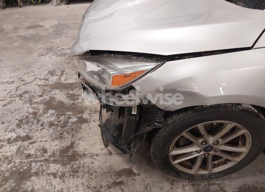 Photo 19 of 2018 Ford Focus SE (VIN 1FADP3K25JL235450)