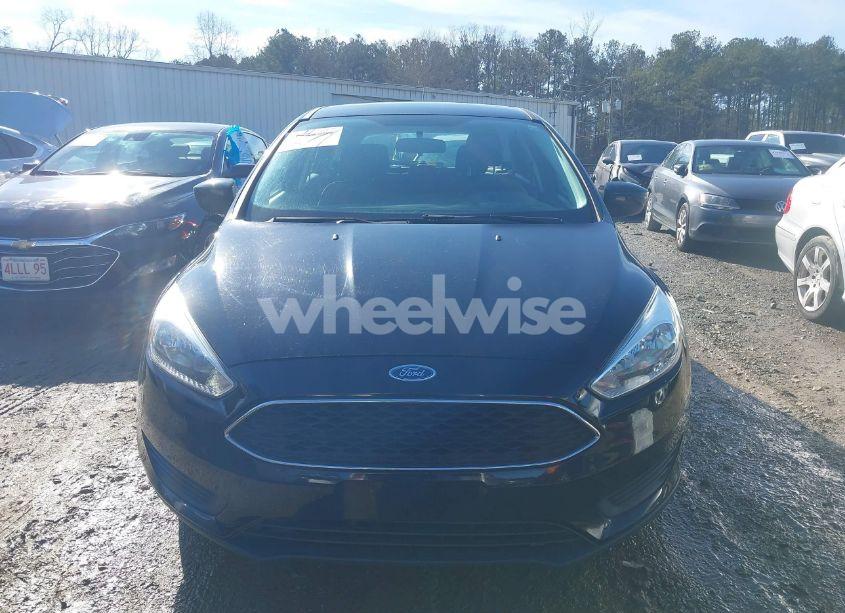 Photo 12 of 2018 Ford Focus SE (VIN 1FADP3K25JL281618)
