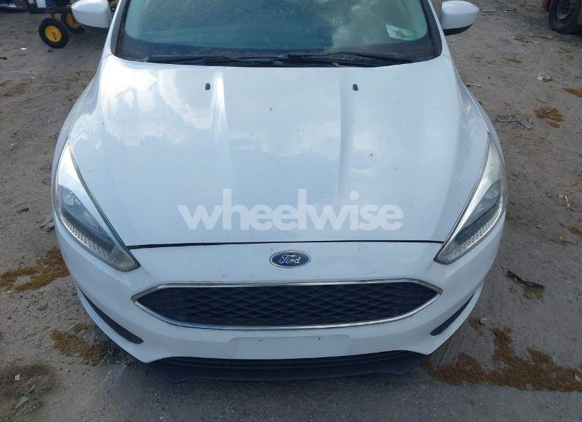Photo 12 of 2018 Ford Focus SE (VIN 1FADP3K25JL295454)