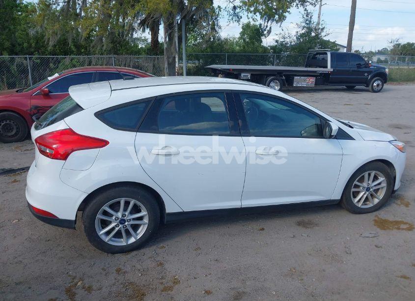 Photo 13 of 2018 Ford Focus SE (VIN 1FADP3K25JL295454)