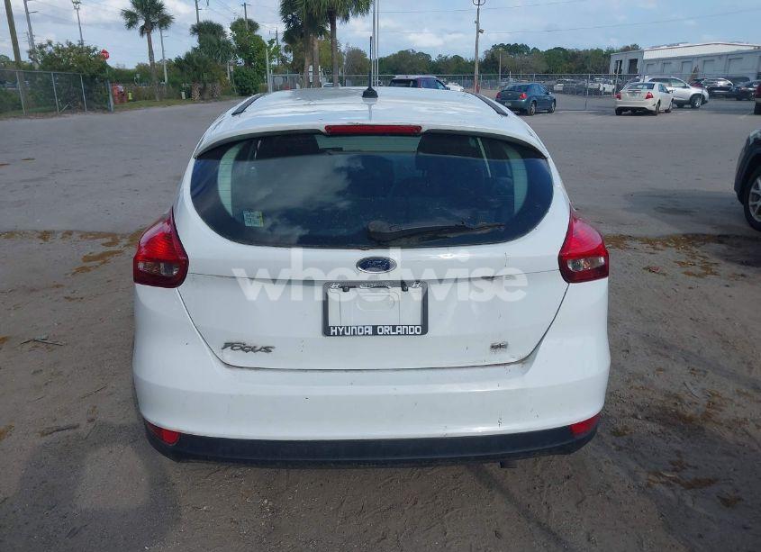 Photo 16 of 2018 Ford Focus SE (VIN 1FADP3K25JL295454)