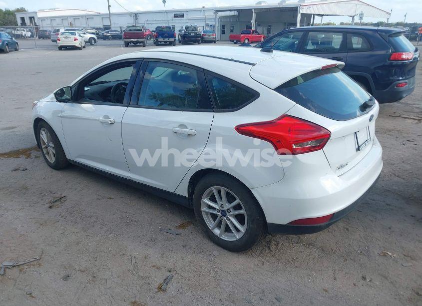 Photo 3 of 2018 Ford Focus SE (VIN 1FADP3K25JL295454)