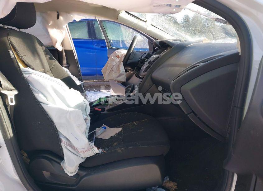 Photo 5 of 2018 Ford Focus SE (VIN 1FADP3K25JL315752)