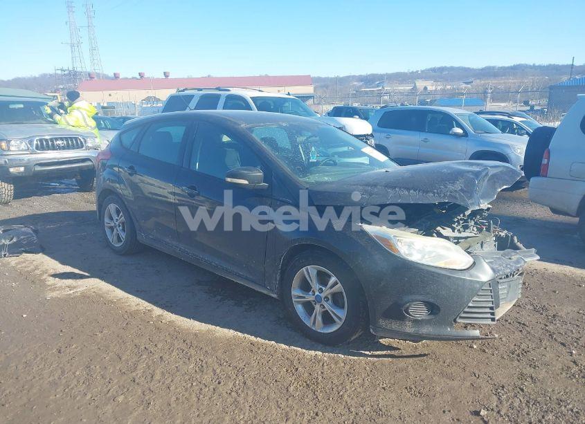2013 Ford Focus SE (VIN 1FADP3K26DL119775) main photo