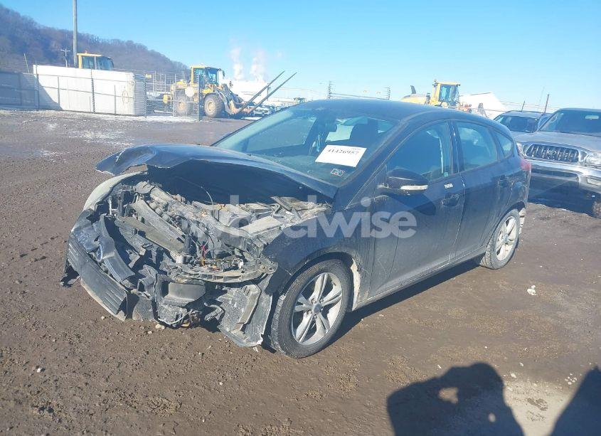 Photo 2 of 2013 Ford Focus SE (VIN 1FADP3K26DL119775)