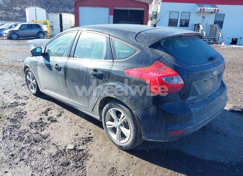 Photo 3 of 2013 Ford Focus SE (VIN 1FADP3K26DL119775)