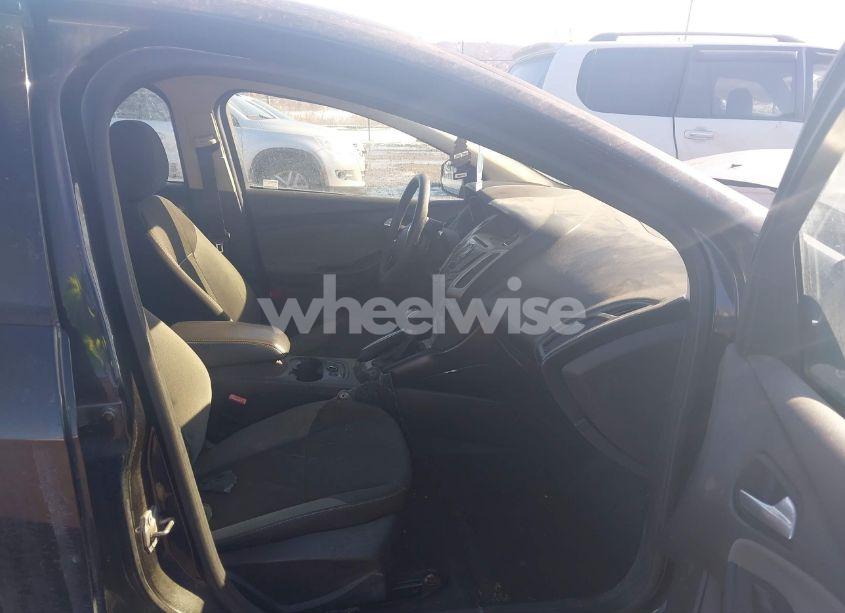 Photo 5 of 2013 Ford Focus SE (VIN 1FADP3K26DL119775)