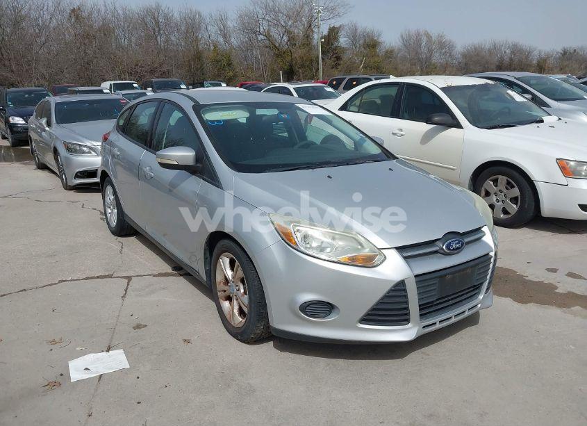 2013 Ford Focus SE (VIN 1FADP3K26DL139623) main photo