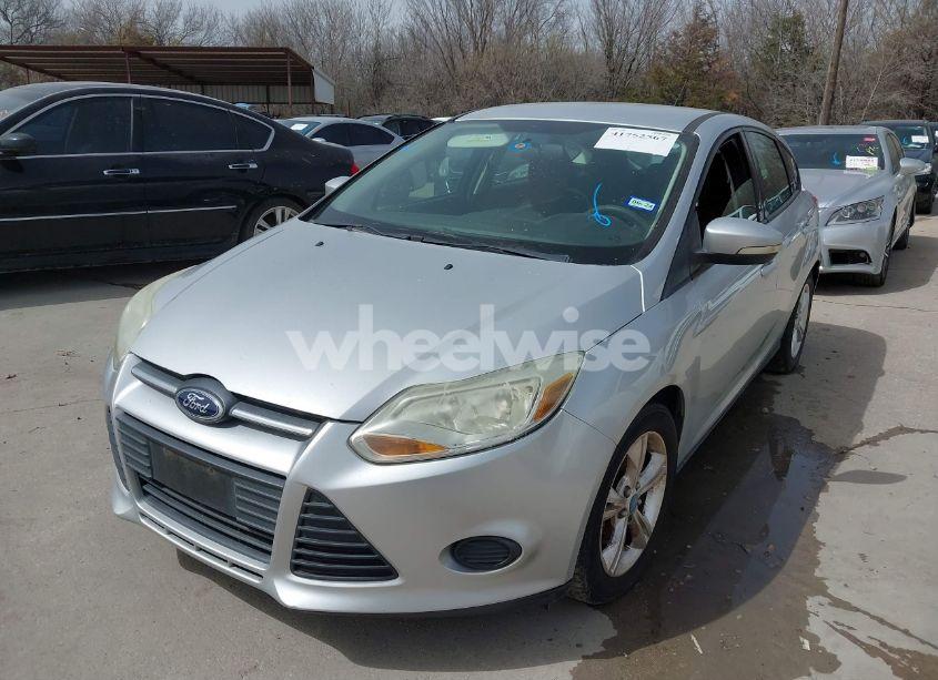 Photo 2 of 2013 Ford Focus SE (VIN 1FADP3K26DL139623)