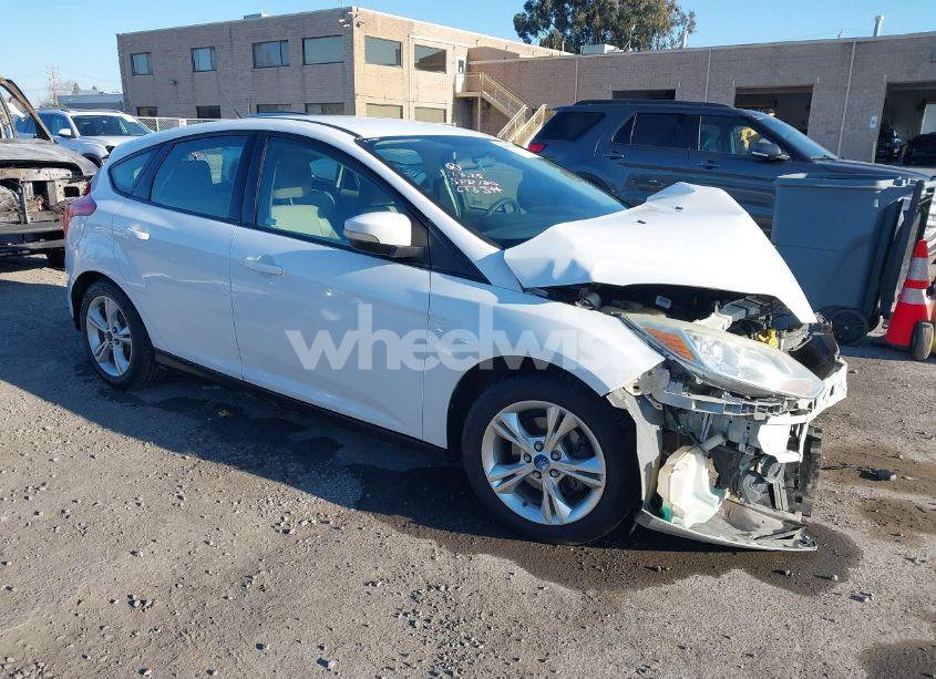 2013 Ford Focus SE (VIN 1FADP3K26DL145406) main photo