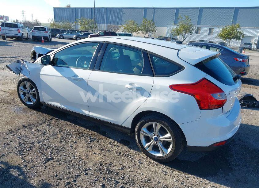 Photo 3 of 2013 Ford Focus SE (VIN 1FADP3K26DL145406)
