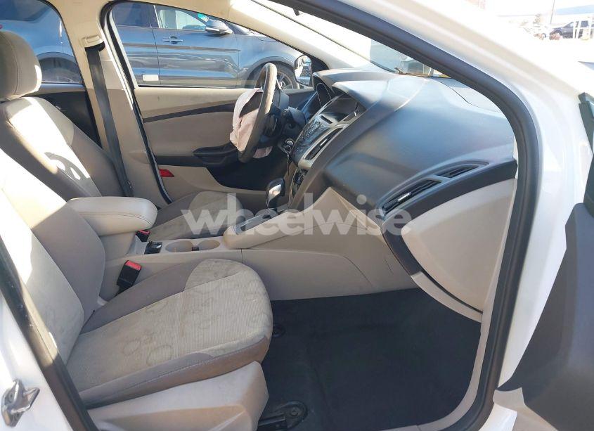 Photo 5 of 2013 Ford Focus SE (VIN 1FADP3K26DL145406)