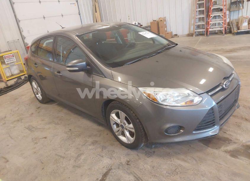 2013 Ford Focus SE (VIN 1FADP3K26DL169155) main photo