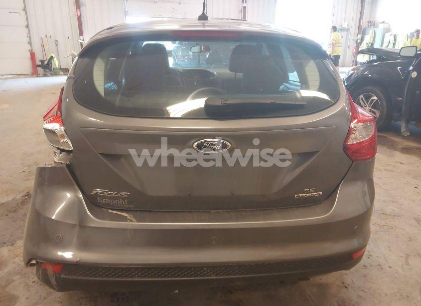Photo 16 of 2013 Ford Focus SE (VIN 1FADP3K26DL169155)