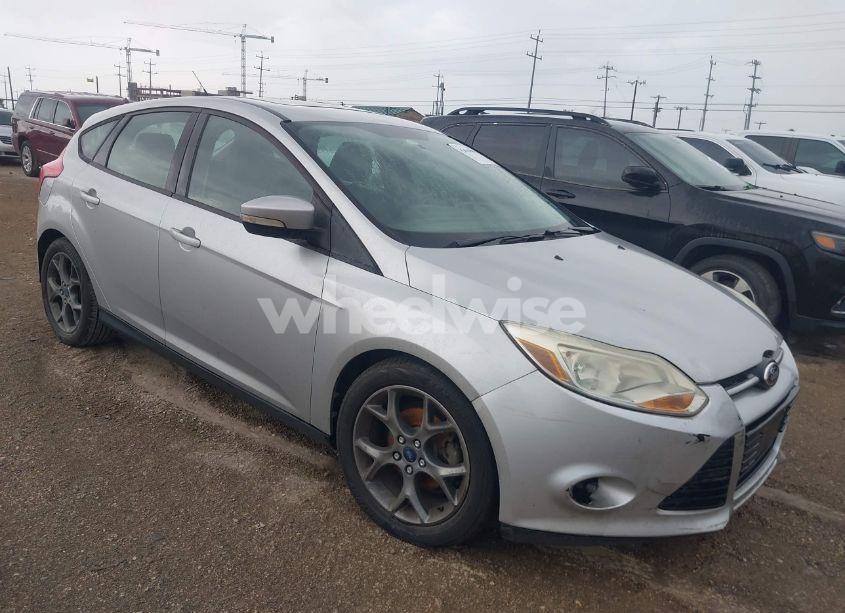 2013 Ford Focus SE (VIN 1FADP3K26DL214031) main photo
