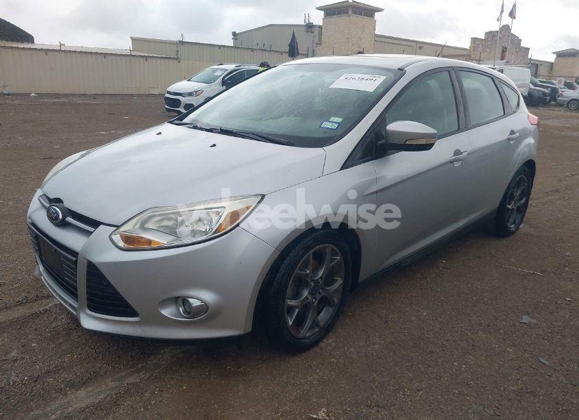 Photo 2 of 2013 Ford Focus SE (VIN 1FADP3K26DL214031)