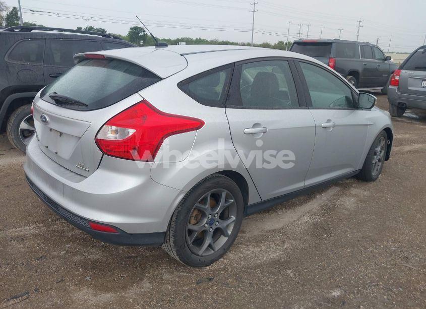 Photo 4 of 2013 Ford Focus SE (VIN 1FADP3K26DL214031)