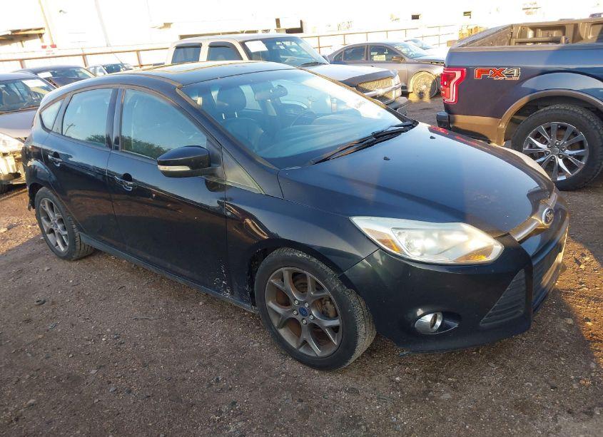 2013 Ford Focus SE (VIN 1FADP3K26DL214465) main photo