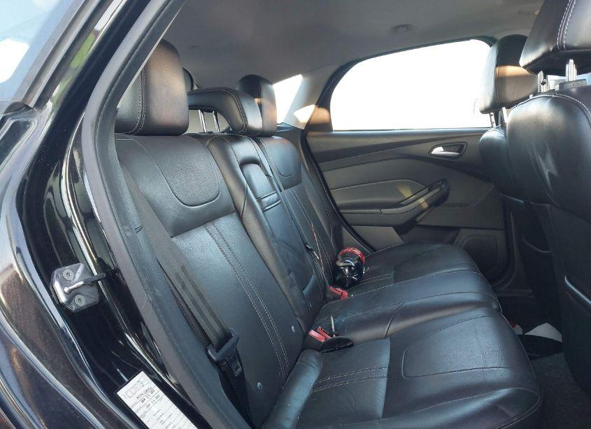 Photo 8 of 2013 Ford Focus SE (VIN 1FADP3K26DL214465)