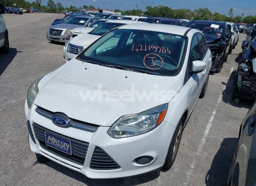 Photo 12 of 2014 Ford Focus SE (VIN 1FADP3K26EL119499)
