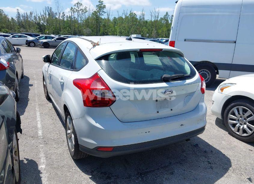 Photo 3 of 2014 Ford Focus SE (VIN 1FADP3K26EL119499)