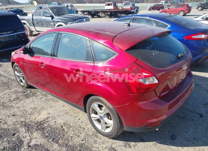 Photo 3 of 2014 Ford Focus SE (VIN 1FADP3K26EL172042)