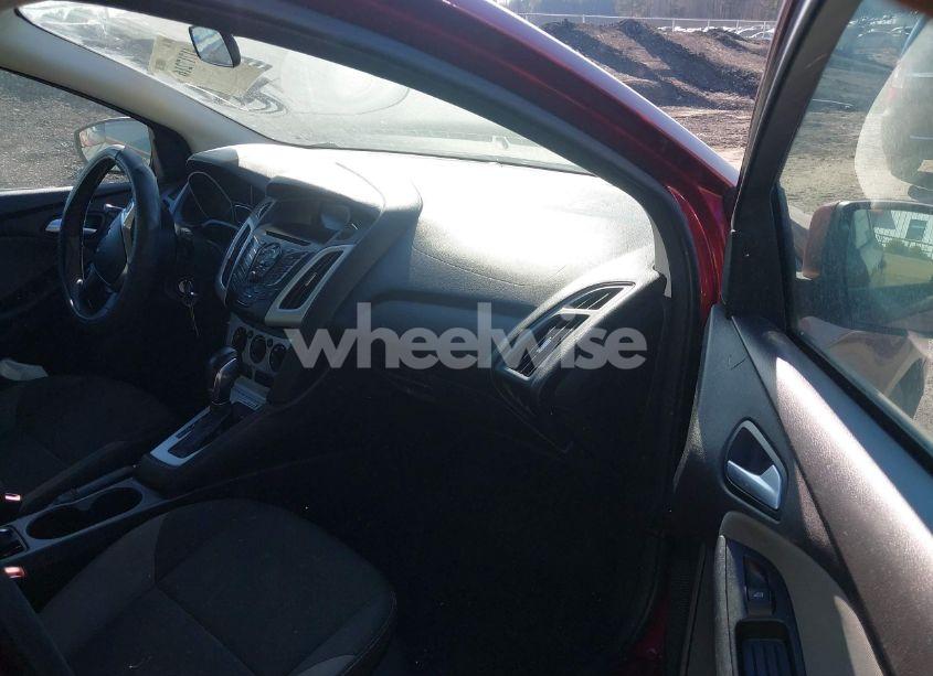 Photo 5 of 2014 Ford Focus SE (VIN 1FADP3K26EL172042)