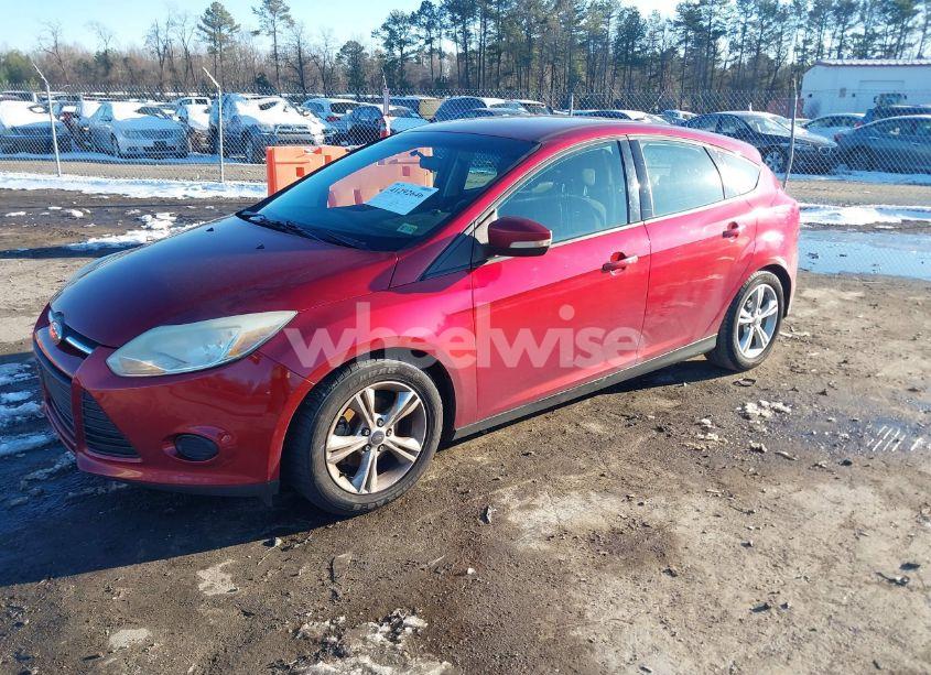 Photo 2 of 2014 Ford Focus SE (VIN 1FADP3K26EL173465)