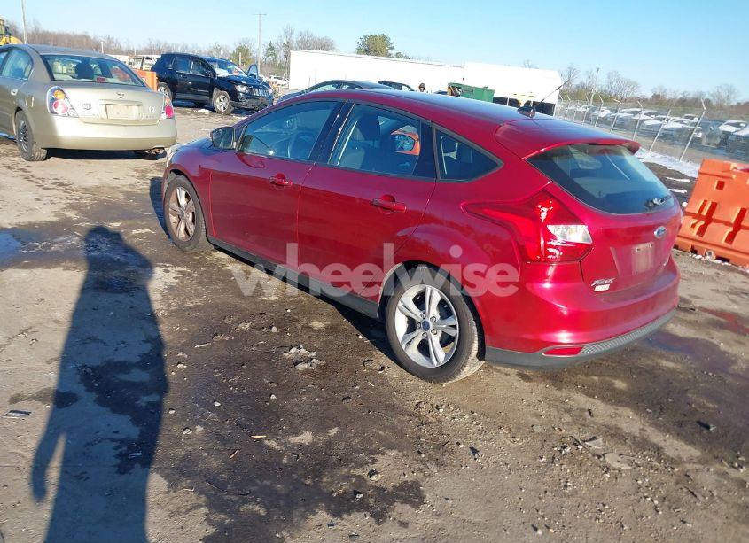 Photo 3 of 2014 Ford Focus SE (VIN 1FADP3K26EL173465)