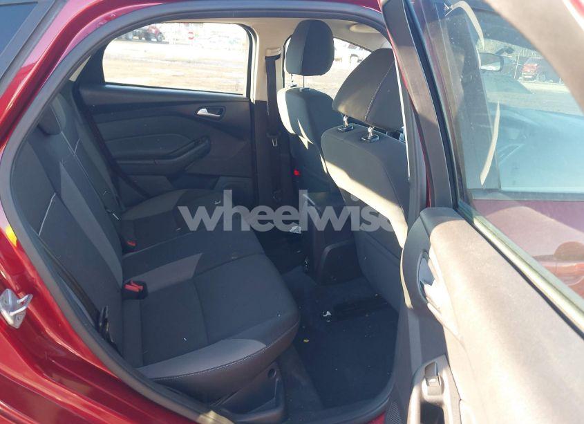 Photo 8 of 2014 Ford Focus SE (VIN 1FADP3K26EL173465)