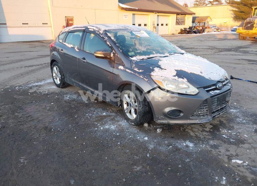 2014 Ford Focus SE (VIN 1FADP3K26EL178195) main photo