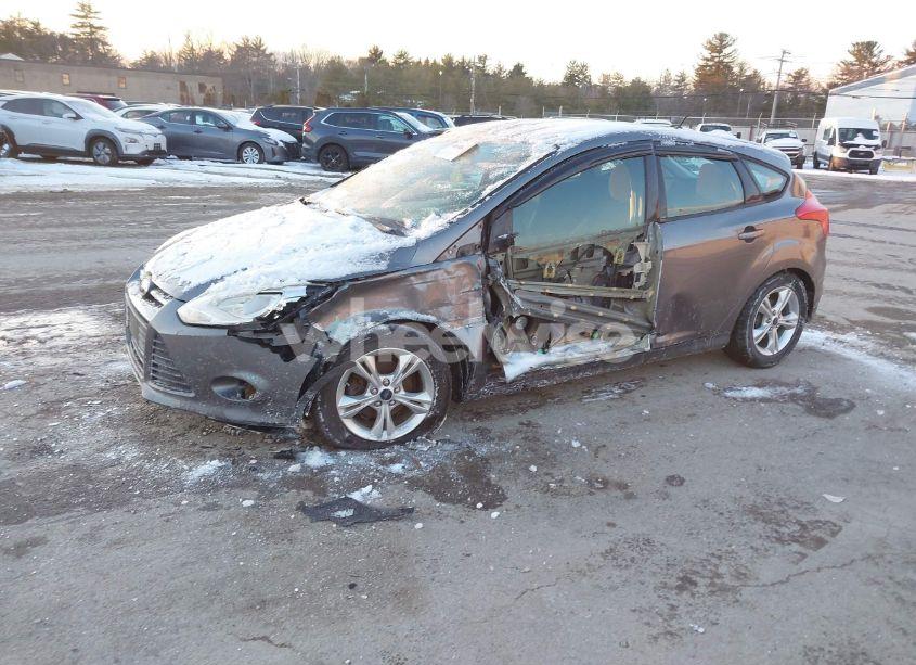 Photo 2 of 2014 Ford Focus SE (VIN 1FADP3K26EL178195)